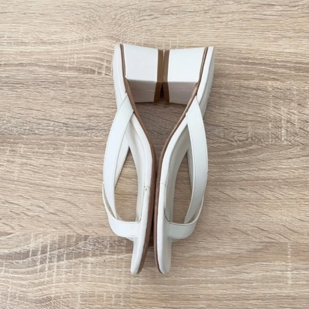 RAYE Estes Revolve White Block Heel‎ Thong Sandals